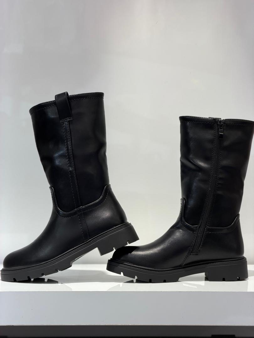 BOTTES