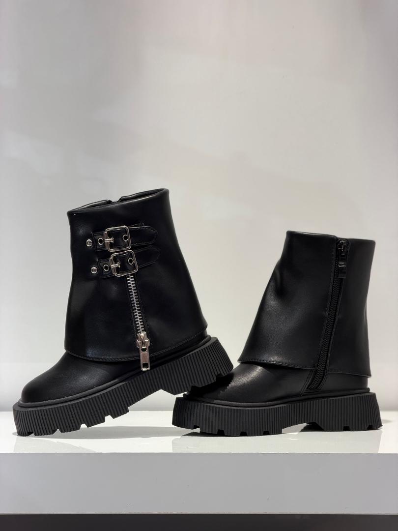 BOTTES