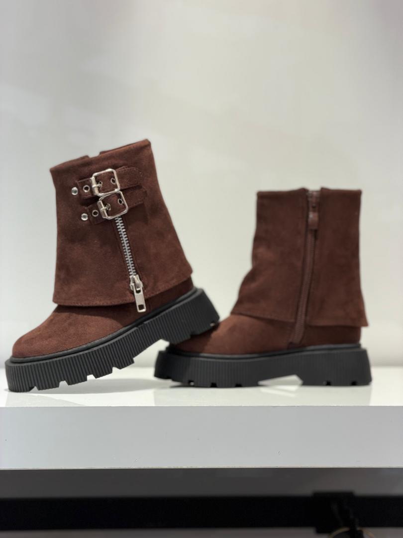 BOTTES