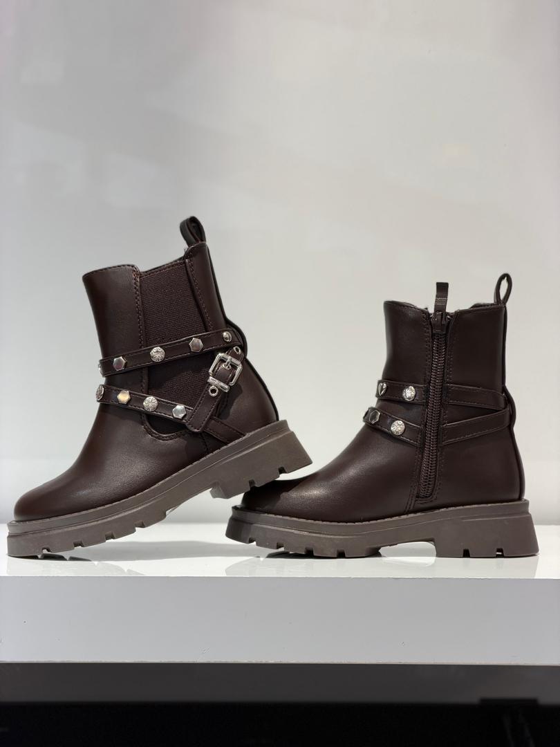BOTTES